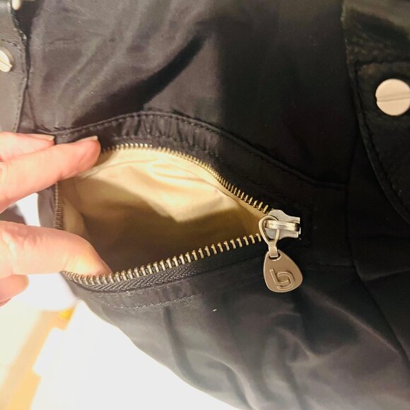 Baggalini Shoulder Tote Bag/purse-Black/Tan-Lightweight-Roomy-Zip up top - Picture 5 of 14